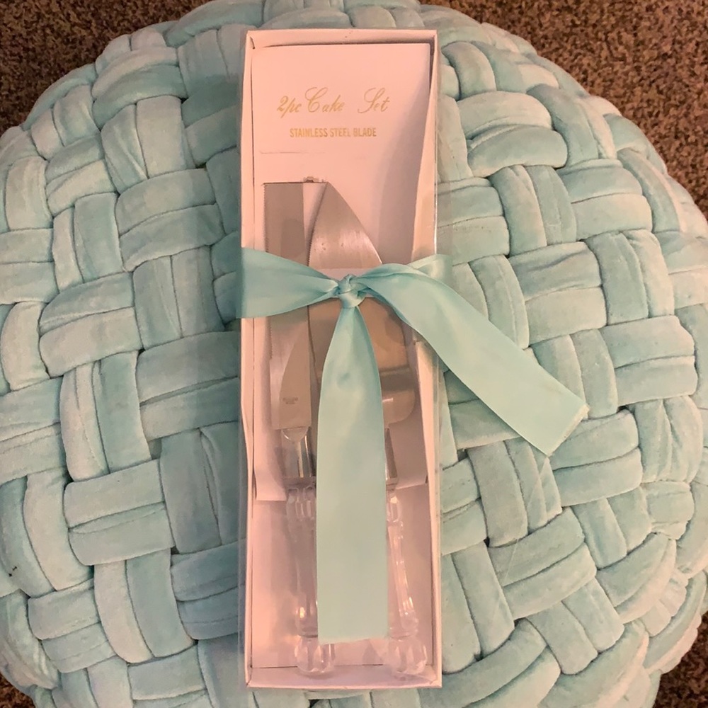 NWOT. Wedding cake knife set.